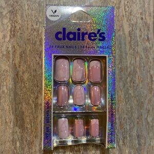 NEW PRESS ON NAILS
